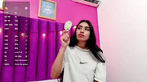 Snapshot of littlee_emilyy_ chatting on 02.22.25 Emily  online show from 02.22.25