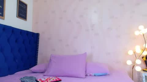 Snapshot of littleebonymommy chatting on 06.19.26 Tania online show from 06.19.26