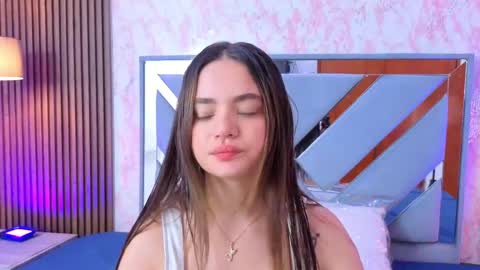 Snapshot of littleesara18 chatting on 05.01.26 Sara online show from 05.01.26