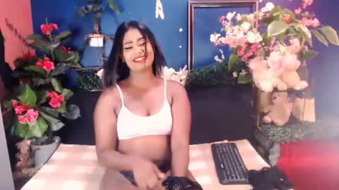 Snapshot of littleindianmilf chatting on 01.19.26 littleindianmilf online show from 01.19.26