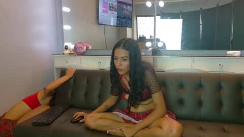 Snapshot of littlejennifer18 chatting on 05.19.26 Tip us ask our names online show from 05.19.26
