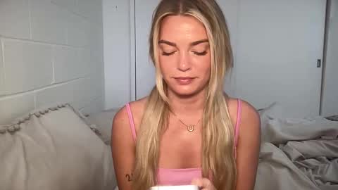 Snapshot of littlemaryjane19 chatting on 02.25.25 Marciabrady online show from 02.25.25