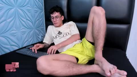 MAX online show from 10.08.25