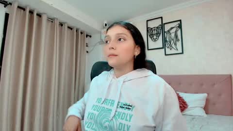 Sarahs Room online show from 03.09.26