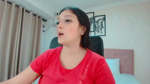 Snapshot of littlemolly_pregnant chatting on 07.04.26 Sarahs Room online show from 07.04.26