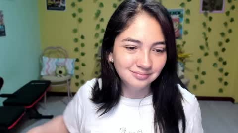 Snapshot of littleprety6969 chatting on 05.14.26 Mia Wednesday to Sunday 730 am to 1030 am Colombian Hour D online show from 05.14.26