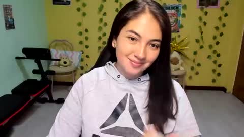 Mia  Wednesday to Sunday 730 am to 1030 am Colombian Hour D online show from 06.14.26