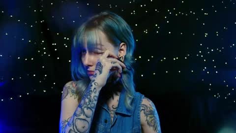 Niki  free tg channel with some photos gifs and info about streams  online show from 12.20.25