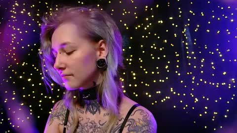 Niki  free tg channel with some photos gifs and info about streams  online show from 02.12.26