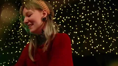 Niki  free tg channel with some photos gifs and info about streams  online show from 03.04.26