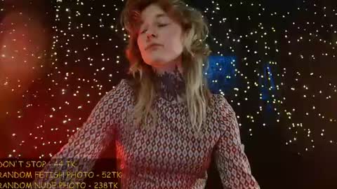 Niki  free tg channel with some photos gifs and info about streams  online show from 06.12.26