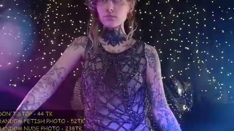 Niki  free tg channel with some photos gifs and info about streams  online show from 07.06.26