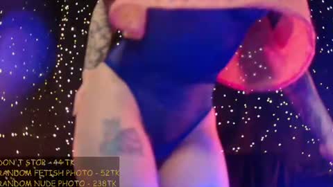 Niki  free tg channel with some photos gifs and info about streams  online show from 07.13.26