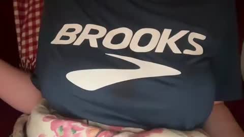 Snapshot of littlesugarpea chatting on 09.24.25 Little Sugar Pea online show from 09.24.25