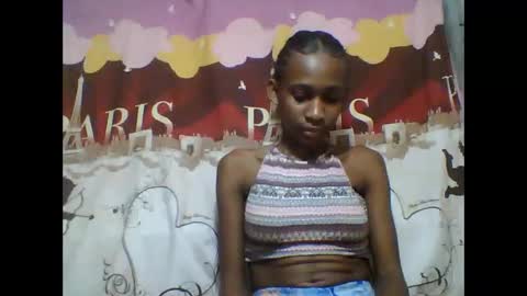 Snapshot of littleyanah chatting on 09.21.25 yanah online show from 09.21.25