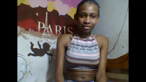 Snapshot of littleyanah chatting on 09.22.25 yanah online show from 09.22.25