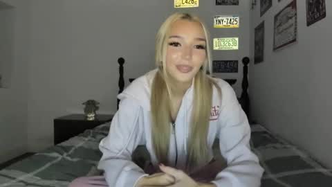 Snapshot of livvywinters chatting on 05.05.26 Livvy online show from 05.05.26
