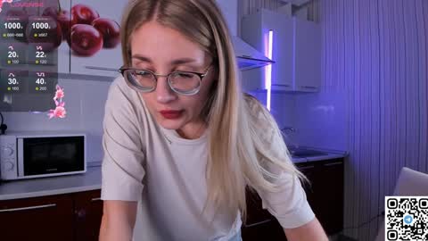 My name is Livy Nice to meet you  Thumbs up please its important online show from 12.13.24