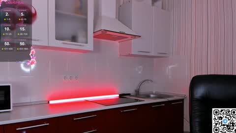 My name is Livy Nice to meet you  Thumbs up please its important online show from 12.17.24