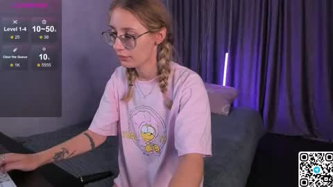 My name is Livy Nice to meet you  Thumbs up please its important online show from 09.09.25