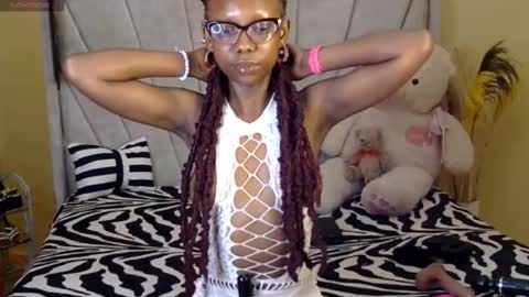 Snapshot of liyahs_lair chatting on 02.18.25 liyah online show from 02.18.25