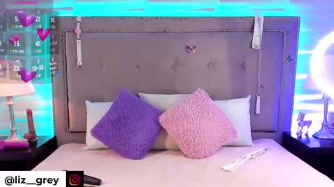 Snapshot of liz_grey_ chatting on 02.27.25 online show from 02.27.25