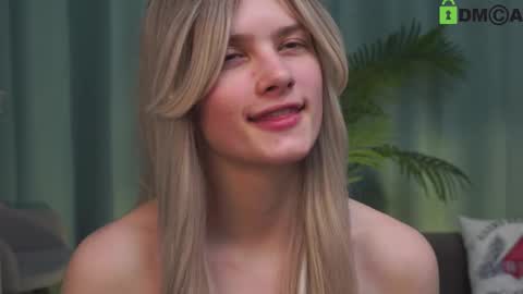 Snapshot of lizbethcoll chatting on 02.26.25 Sunnheart online show from 02.26.25