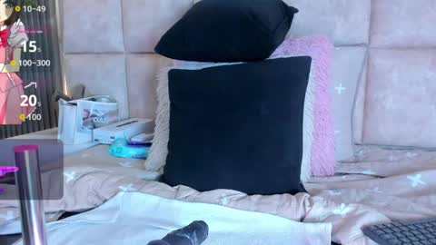 Snapshot of lizxy01 chatting on 04.10.26 Liz online show from 04.10.26