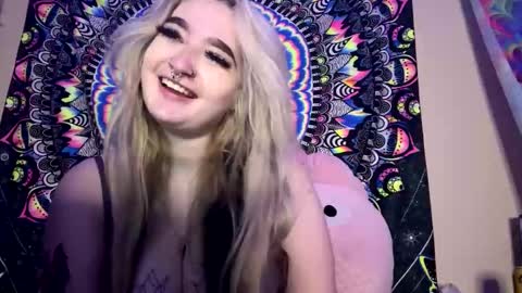 Lizz  online show from 02.23.25