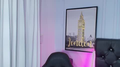 Snapshot of lizz_tender chatting on 12.17.24 Lizz  online show from 12.17.24