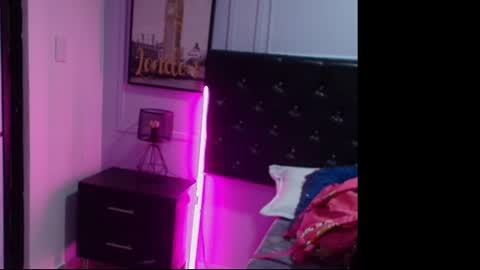 Snapshot of lizz_tender chatting on 12.19.24 Lizz  online show from 12.19.24