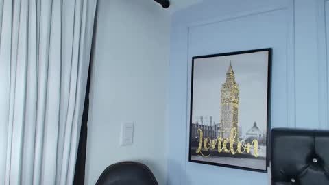 Snapshot of lizz_tender chatting on 12.21.24 Lizz  online show from 12.21.24