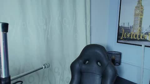 Snapshot of lizz_tender chatting on 12.31.24 Lizz  online show from 12.31.24