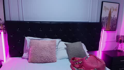 Snapshot of lizz_tender chatting on 01.23.25 Lizz  online show from 01.23.25