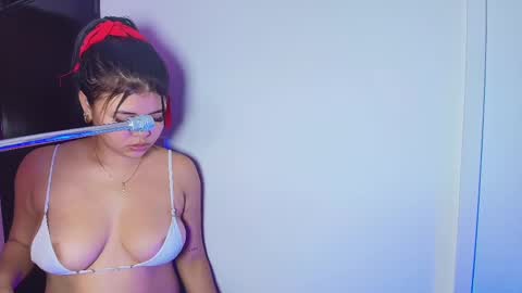 Snapshot of lizz_tender chatting on 03.05.25 Lizz  online show from 03.05.25