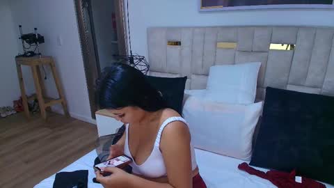 Snapshot of lizz_tender chatting on 10.09.25 Lizz  online show from 10.09.25