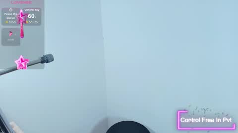 Snapshot of lizz_tender chatting on 10.10.25 Lizz  online show from 10.10.25