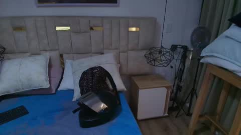 Lizz  online show from 11.11.25