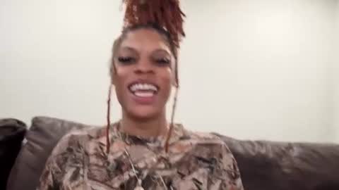 LizzieWaterz online show from 07.25.26