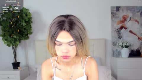 lizzydelrey online show from 04.04.26