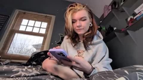 lizzybunny online show from 12.04.24