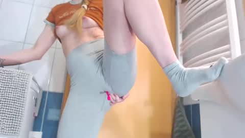 Snapshot of llovers4u2 chatting on 02.19.25 Eliza and Betty online show from 02.19.25