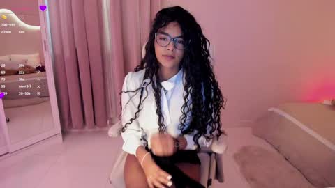 Snapshot of lm_kloeeh chatting on 01.21.25 Kloe see you 28-11  to celebrate my birthday online show from 01.21.25