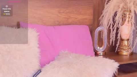  LOANA  online show from 05.06.26