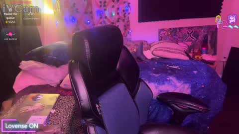 Snapshot of lobotomyprincess chatting on 04.23.26 LobotomyPrincess online show from 04.23.26
