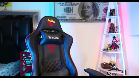 logan_hugh8 online show from 02.26.25