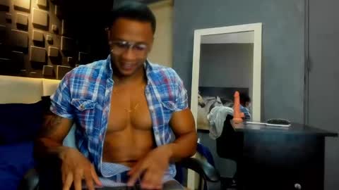Snapshot of logan_varela chatting on 12.25.24 logan_varela online show from 12.25.24