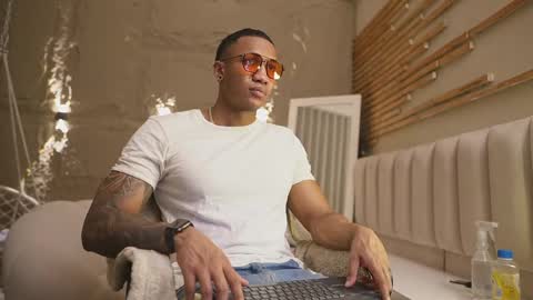 Snapshot of logan_varela chatting on 03.29.26 logan_varela online show from 03.29.26