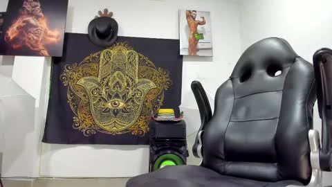 LOGAN WHITTERS online show from 02.15.25