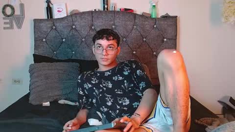 Snapshot of logan_willyams_ chatting on 09.20.25 logan_willyams_ online show from 09.20.25